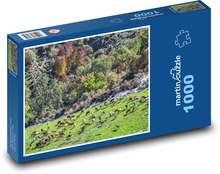 Pastva krav v horské krajině Puzzle 1000 dílků - 60 x 46 cm