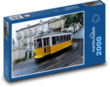 Żółty tramwaj na ulicy w Lizbonie Puzzle 2000 elementów - 90x60 cm