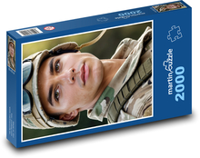 Portrét muže vojáka Puzzle 2000 dílků - 90 x 60 cm