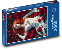 Woman lying in roses Puzzle 2000 pieces - 90 x 60 cm