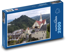 Kościół - góra Puzzle 2000 elementów - 90x60 cm