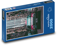 Rotes Taxi auf der Straße Puzzle 2000 Teile - 90 x 60 cm