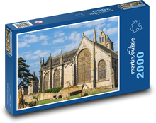 Kościół miejski Puzzle 2000 elementów - 90x60 cm