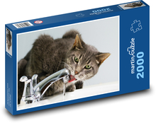 Mačka pije vodu Puzzle 2000 dielikov - 90 x 60 cm