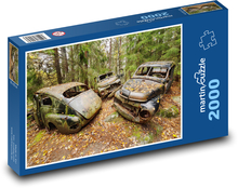 Autá - vraky v lese Puzzle 2000 dielikov - 90 x 60 cm