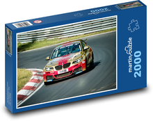 Pretekárske auto Puzzle 2000 dielikov - 90 x 60 cm