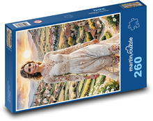 Žena v krásnych šatách Puzzle 260 dielikov - 41 x 28,7 cm 