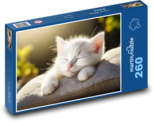 Biały kotek śpiący na poduszce Puzzle 260 elementów - 41x28,7 cm
