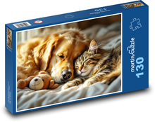 Eine Katze und ein Hund schlafen mit einem Stofftier Puzzle 130 Teile - 28,7x20 cm